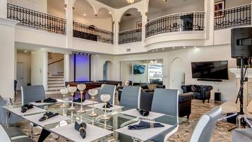 Villa | 4 bedrooms, Internet