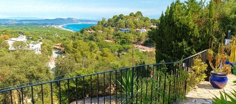 HERMOSA VILLA DE 3 DORMITORIOS EN BEGUR – SA RIERA, VISTAS AL MAR Y JACUZZI