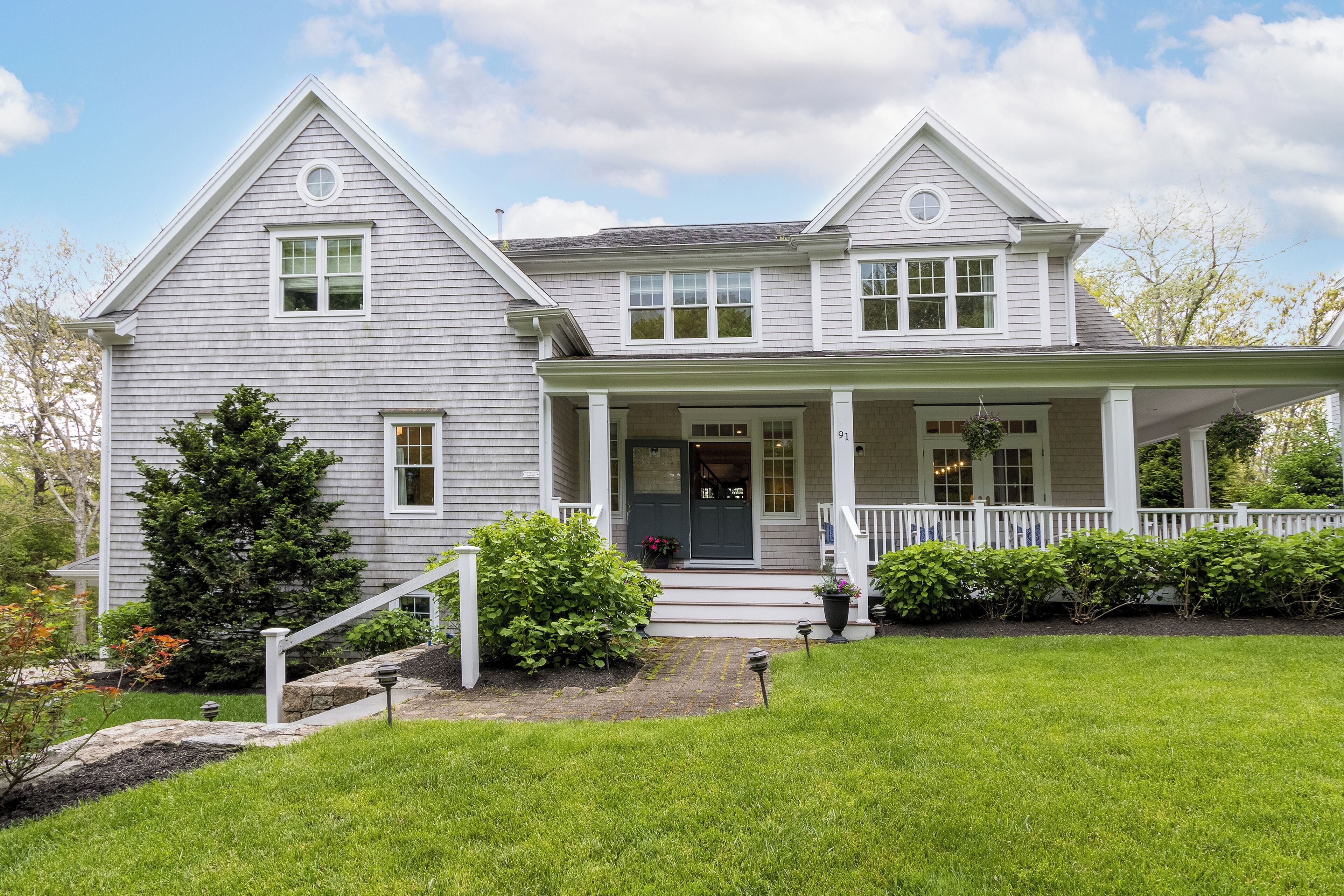 Walk to private beach from this fully updated home. Sleeps 10 -RPL001
