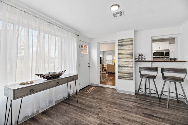 Interior - Cozy vintage home in the heart of Riverside one block from golf, and much more (Wichita)