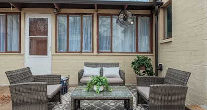 Cozy vintage home in the heart of Riverside one block from golf, and much more