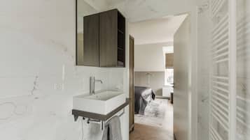 Doccia, asciugacapelli, asciugamani