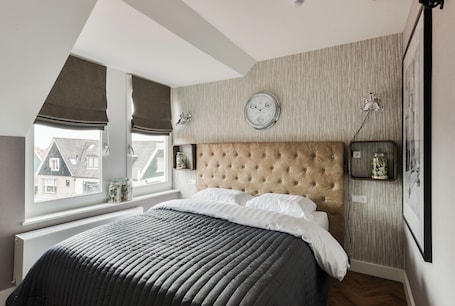 1 bedroom, WiFi, bed sheets. Hotel aan de Haven (room 6)