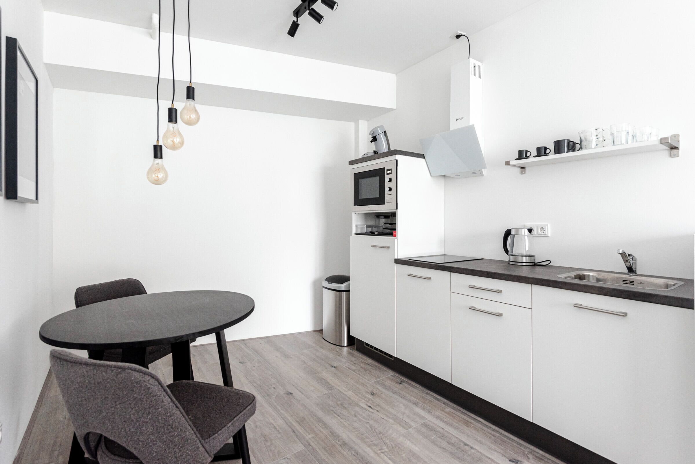 Coffee/tea maker, fridge, microwave, oven