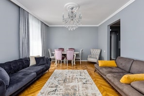 TV - MaRKoS Sololaki Flat (Tbilisi)