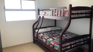 3 bedrooms, WiFi, bed sheets