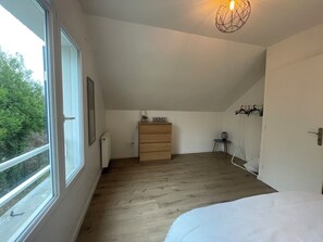 1 Schlafzimmer, Bügeleisen/Bügelbrett