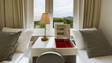 3 bedrooms, desk, iron/ironing board, WiFi