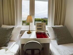 3 soverom, skrivebord, strykejern/-brett og wi-fi