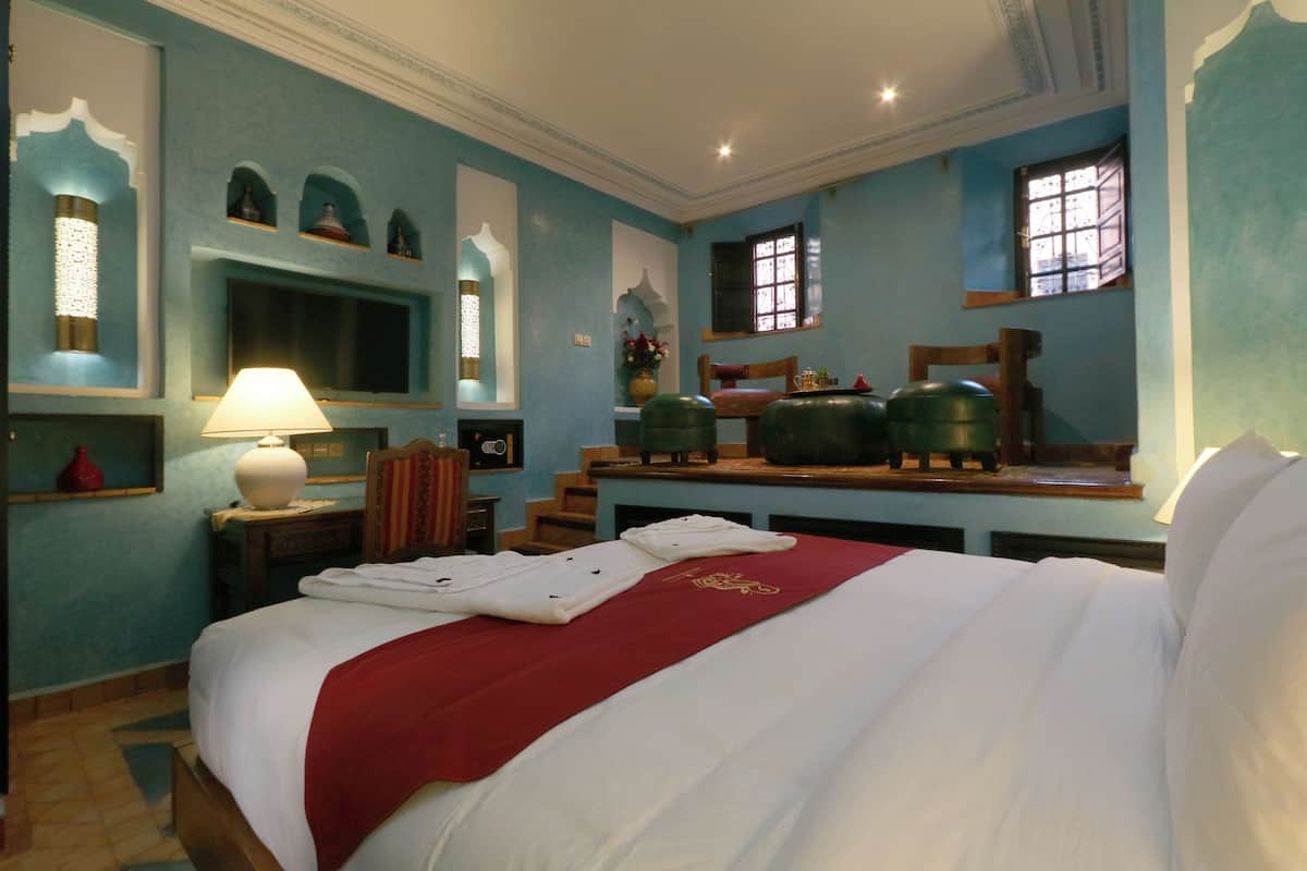 Superior Double or Twin Room | In-room safe, iron/ironing board, WiFi (free), bed sheets