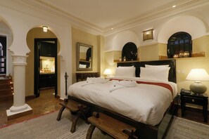 Superior kamer, 1 twee- of 2 eenpersoonsbedden, terras | Een kluis op de kamer, een strijkplank/strijkijzer, gratis wifi