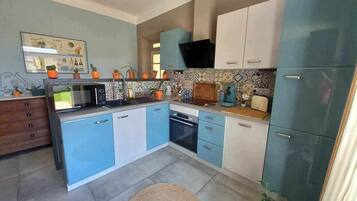 Micro-ondes, four, plaque de cuisson, lave-vaisselle