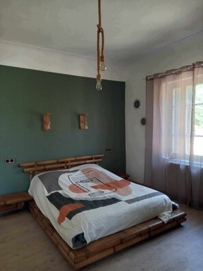 2 chambres, fer et planche à repasser, Wi-Fi, literie fournie