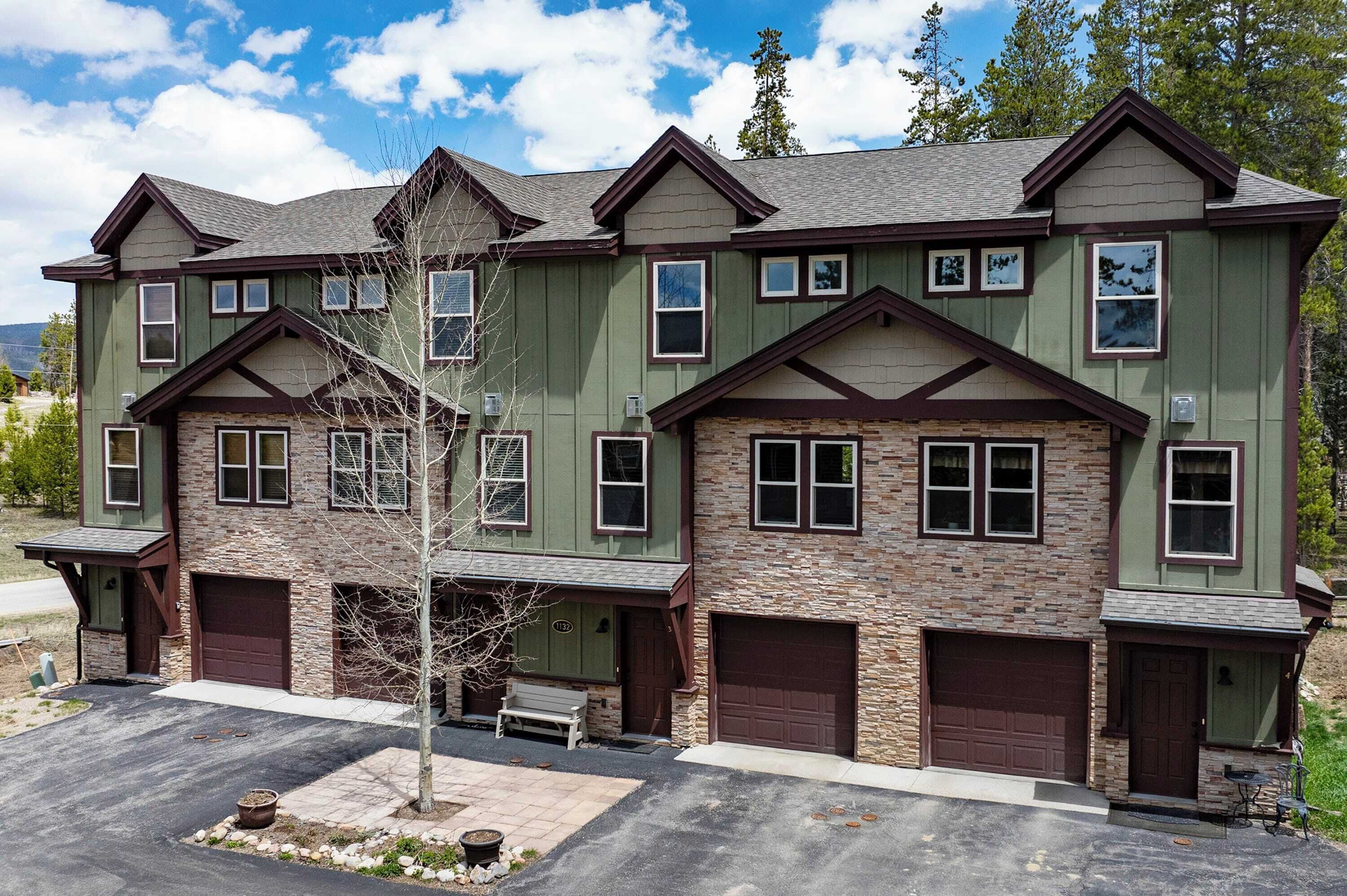 Lovely Townhome| Heart of Grand!
