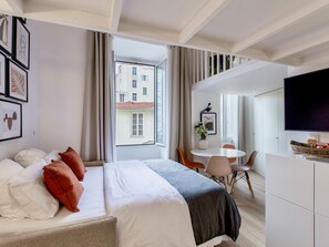 1 chambre, fer et planche à repasser, Wi-Fi, draps fournis