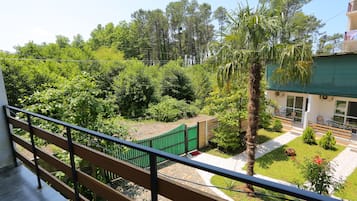 Standard Triple Room | Terrace/patio