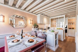 Dining - Experience Venetian Luxury - A 5-Storey Palace Lavish Apartment in San Marco (Venezia)