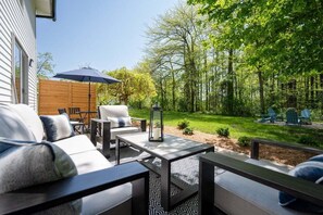 Terrace/patio - Pet-friendly country home near beaches, wineries (Fennville)