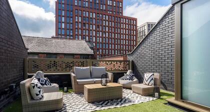 Walk to Canal St. | Luxurious Townhome w/ Roof Top