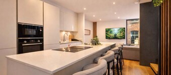 Luxury Townhouse I Private Roof Terrace I Sleeps10