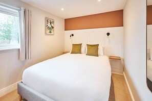 3 عدّة غرف نوم ومكتب ومكواة/لوح كي وواي فاي