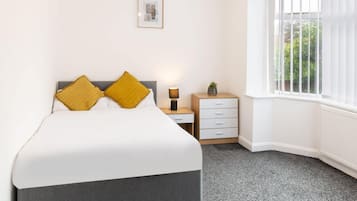 6 bedrooms, iron/ironing board, WiFi, bed sheets