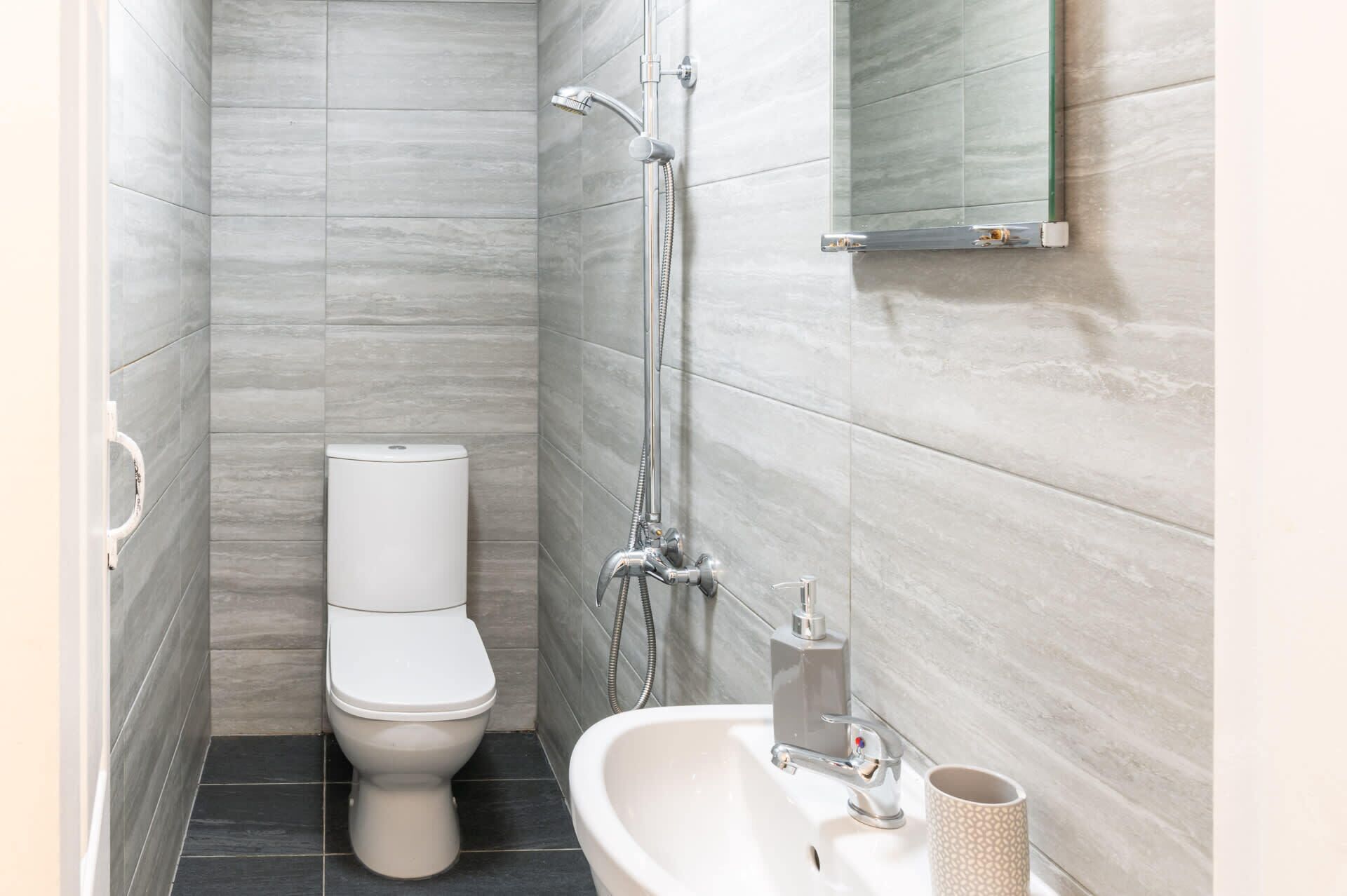 Shower, towels