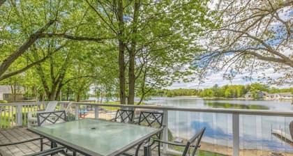 Canadian Lakes, MI - Spacious Private Lake and Beach