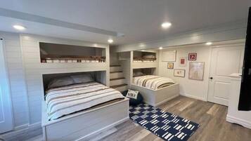 3 makuuhuonetta, silitysrauta/-lauta, Wi-Fi, vuodevaatteet