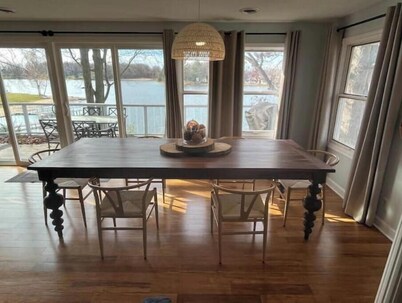 Canadian Lakes, MI - Spacious Private Lake and Beach