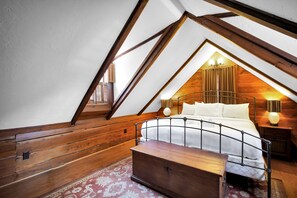 1 bedroom, desk, iron/ironing board, free WiFi - Spacious Cottage w/ Amazing Outdoor Space + Parking by Lucky Savannah (Savannah)