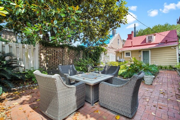 Outdoor dining - Spacious Cottage w/ Amazing Outdoor Space + Parking by Lucky Savannah (Savannah)