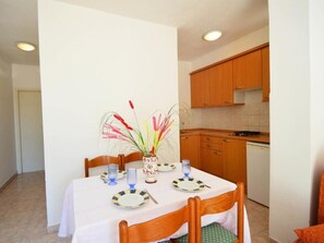 House (Vale - by the beach - H(13)) | Living area