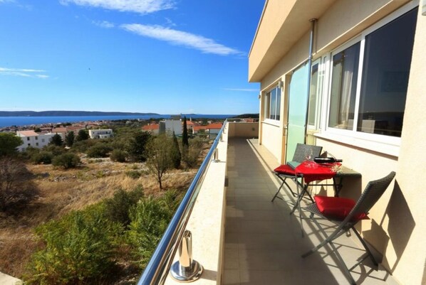 Maison (Slavica - with pool - H(10+2)) | Balcon