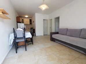 Apartment (Kate - 200 m from beach - A2(4+1)) | Living room