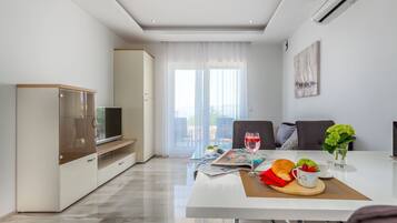 Apartment (Igor - with pool - A6(2+2)) | Dining