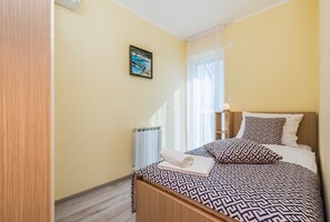 Apartment (Kostrena - with pool - A2(5)) | 3 Schlafzimmer, kostenloses WLAN