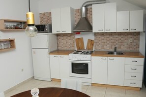 Apartment (Kate Lea Mary - rooftop balcony - A1() | Private kitchen