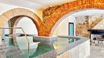Sauna, bain Ă remous, hammam, massages