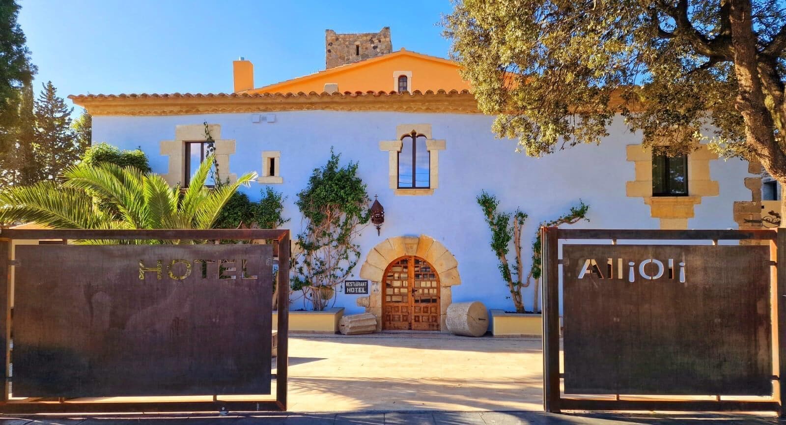 Fachada de la propiedad
