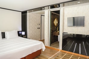 Room with Jacuzzi | Truy cập Internet không dây miễn phí