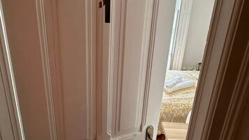 Business Double Room | Free WiFi