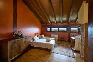 5 camere, ferro/asse da stiro, Wi-Fi gratuito, lenzuola