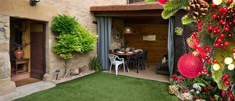 تناول الطعام بالخارج