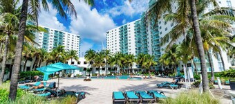 Beachfront Apt | 16th Floor + Heated Pool