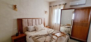 3 bedrooms, iron/ironing board, bed sheets - Dar Ferdaws Djerba. Your haven of peace! (Temlel)