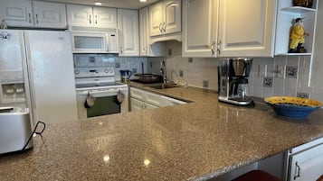 Condo, 2 Bedrooms | Private kitchen