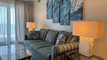 Condo, 2 Bedrooms | Living area