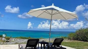 Rumah, 4 kamar tidur | Teras/patio