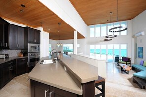 House, 4 Bedrooms | Private kitchen | Fridge, coffee/tea maker, toaster